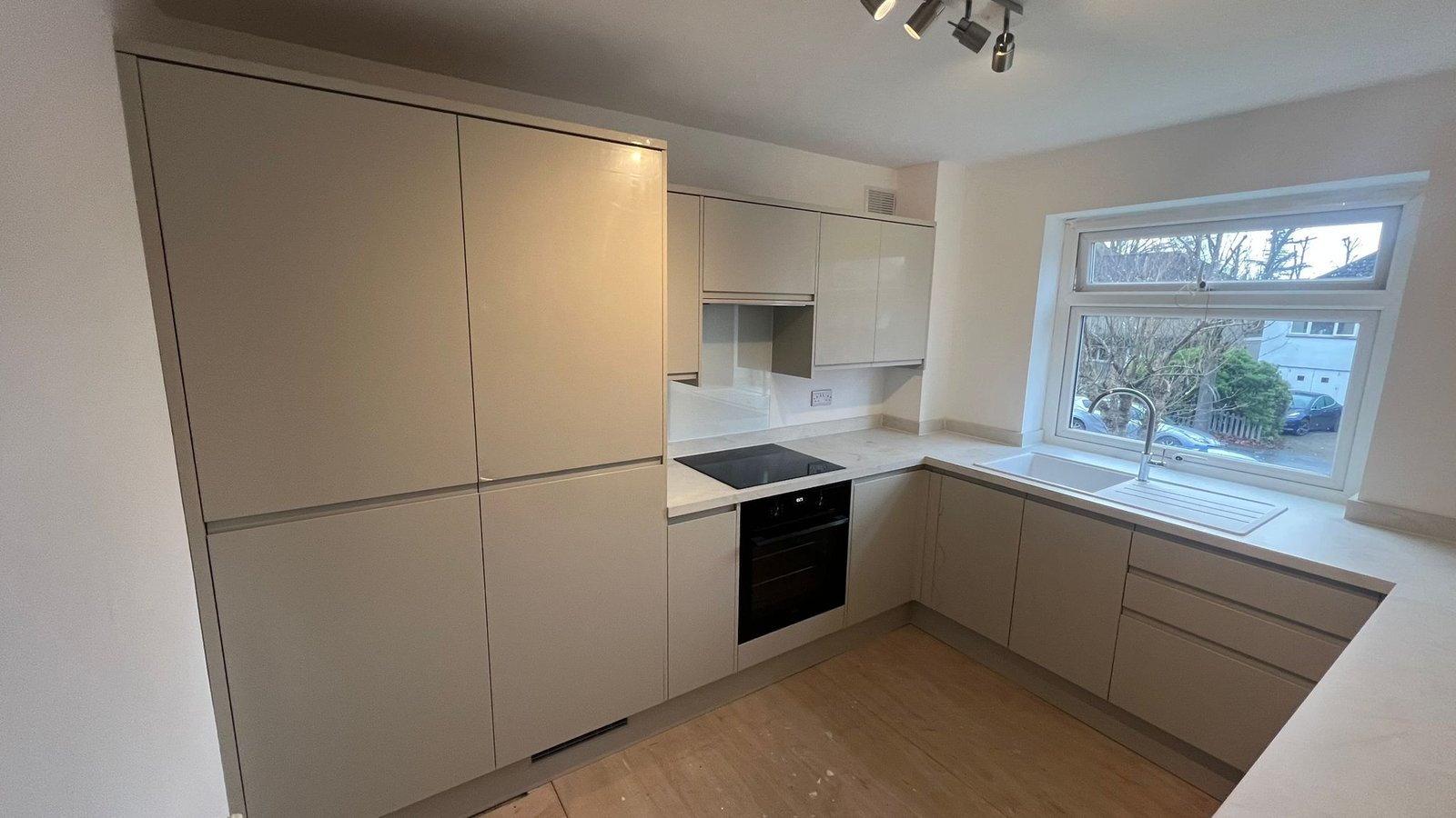 Portfolio kitchen caterham